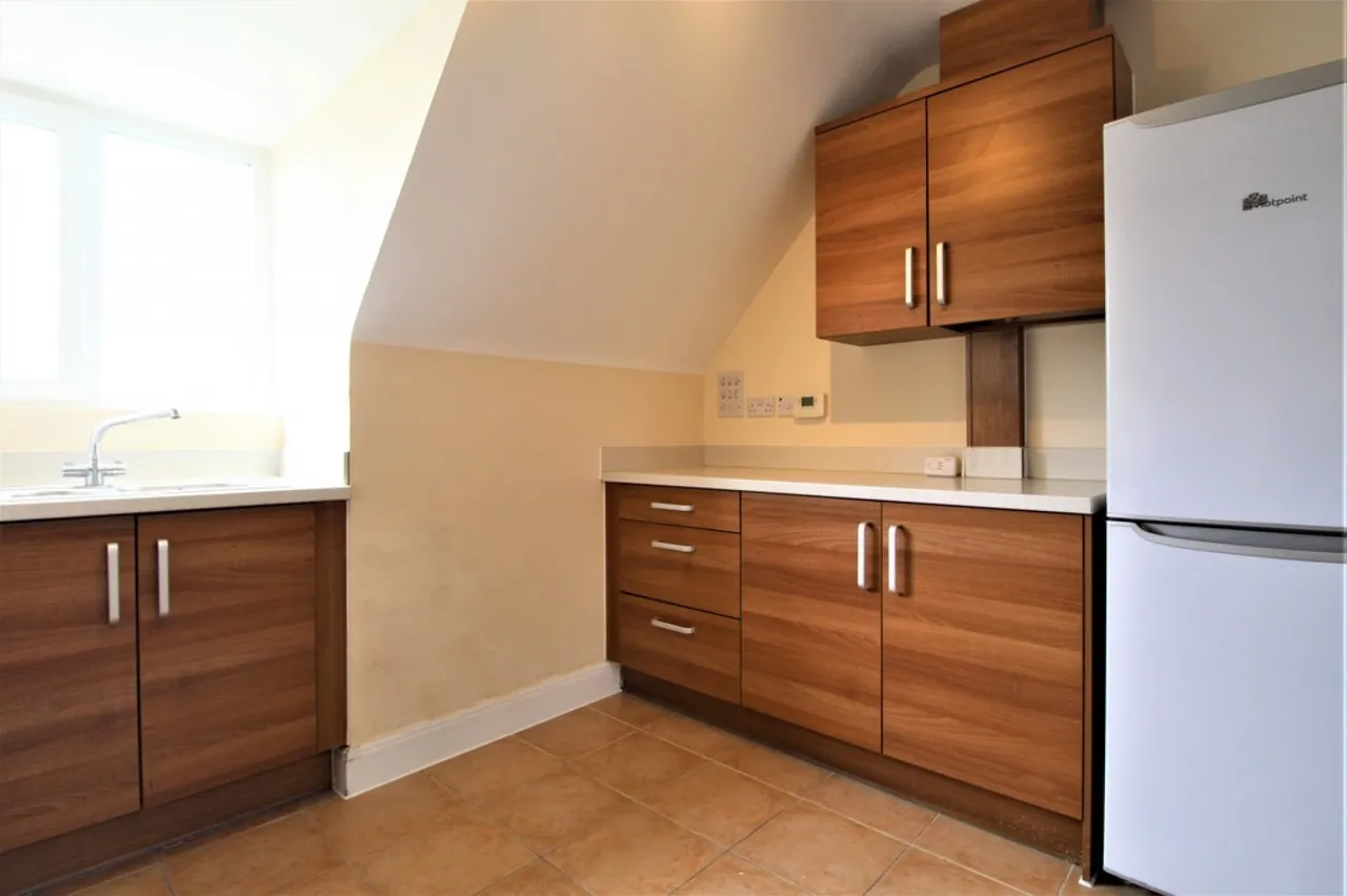 Church Road, Ashford, photo 6
