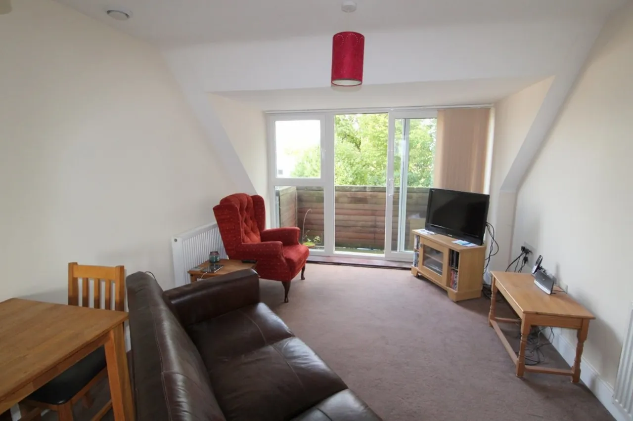 Church Road, Ashford, photo 8
