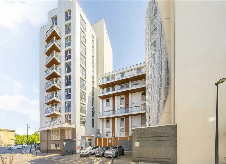 2 bed flat for sale — Palmers Road, Bethnal Green, E2