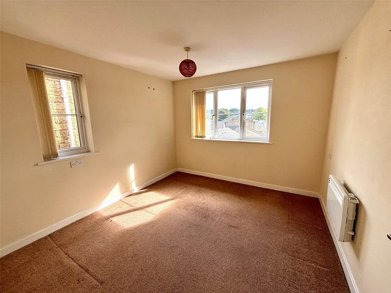 Straight Mile Court, Burnley, BB11, photo 4