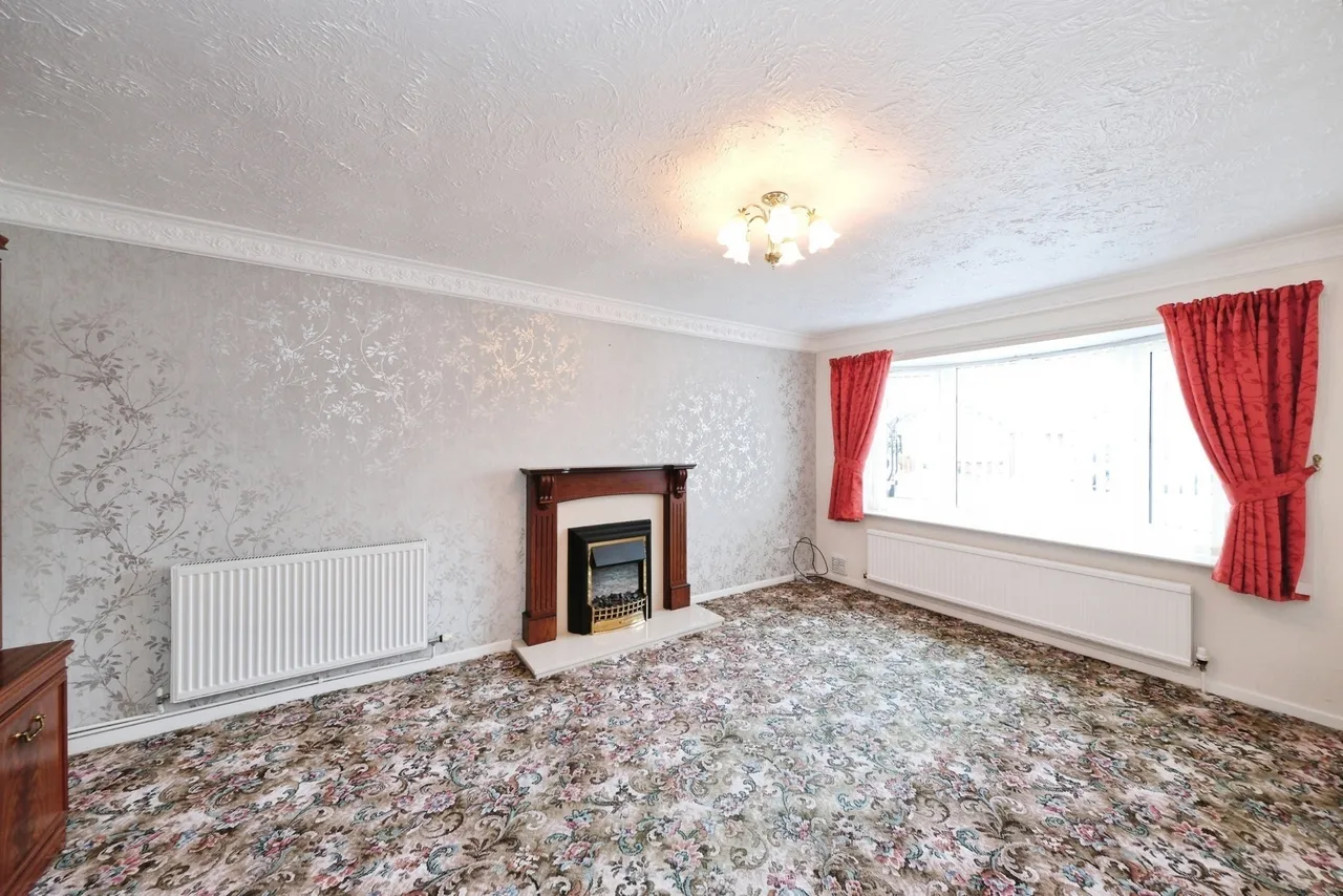 Windsor Drive, Nottinghamshire, NG20, photo 3