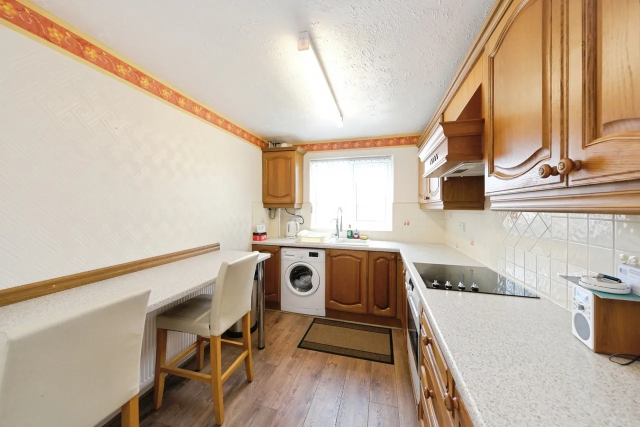 Windsor Drive, Nottinghamshire, NG20, photo 5