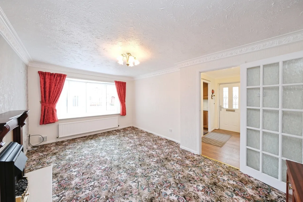 Windsor Drive, Nottinghamshire, NG20, photo 2