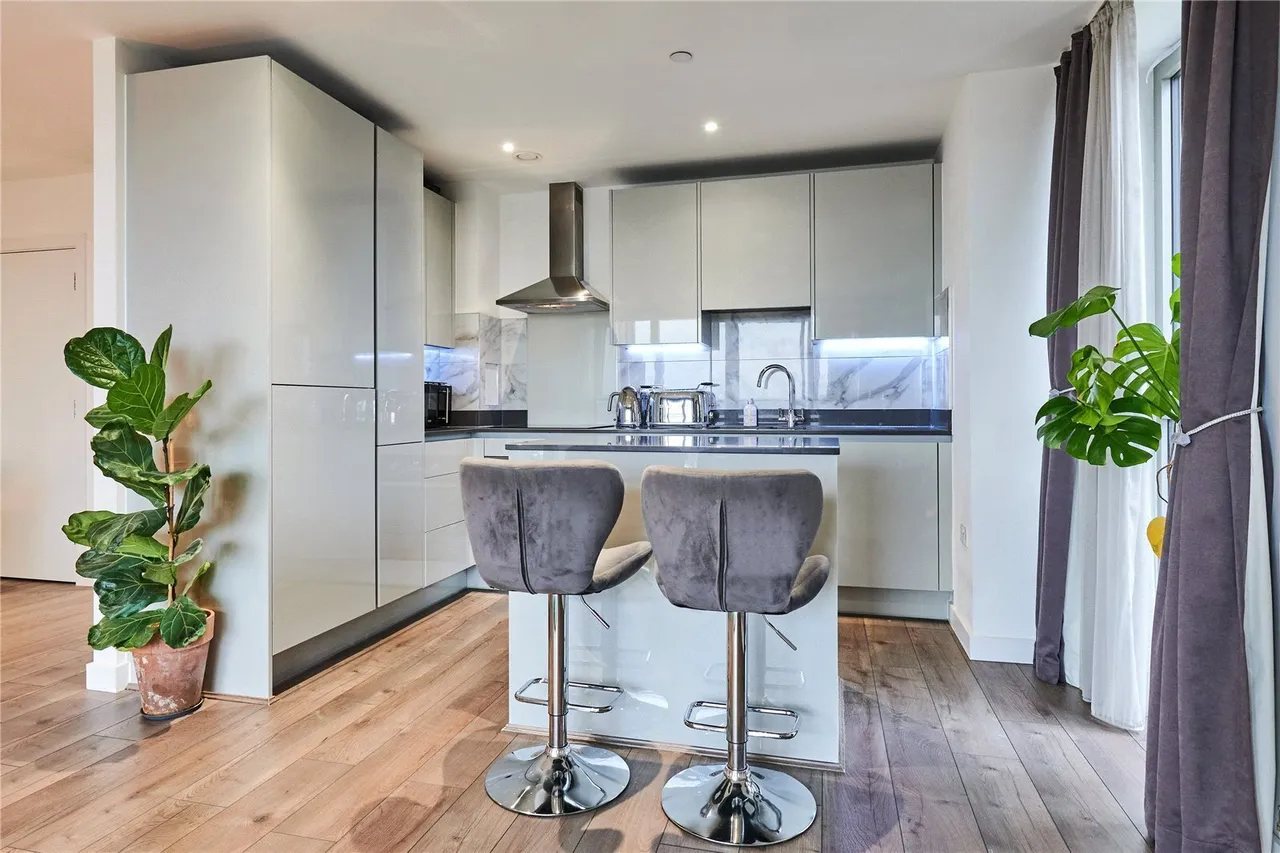 East Ferry Road, London, E14, photo 4