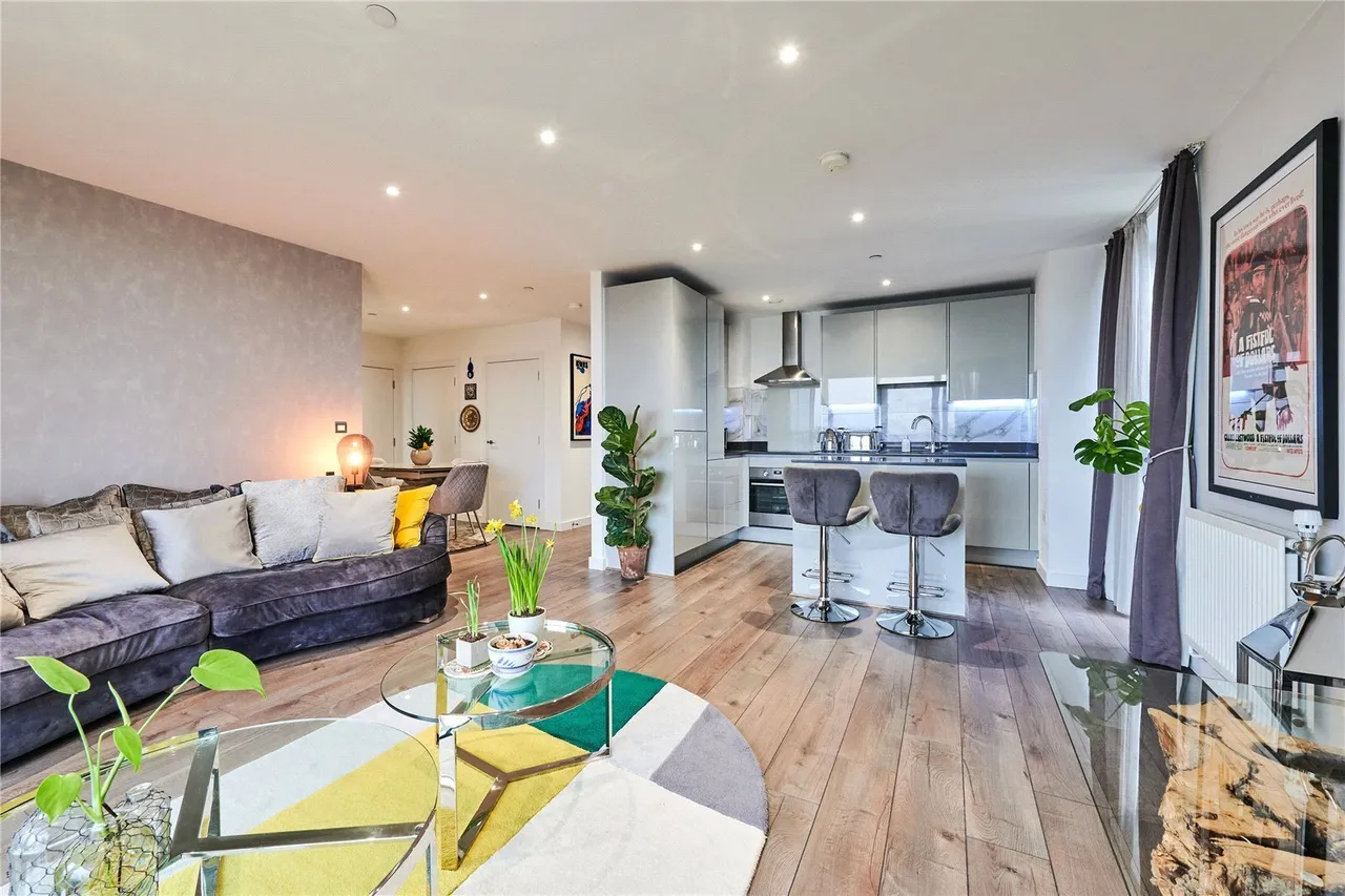 East Ferry Road, London, E14, photo 5