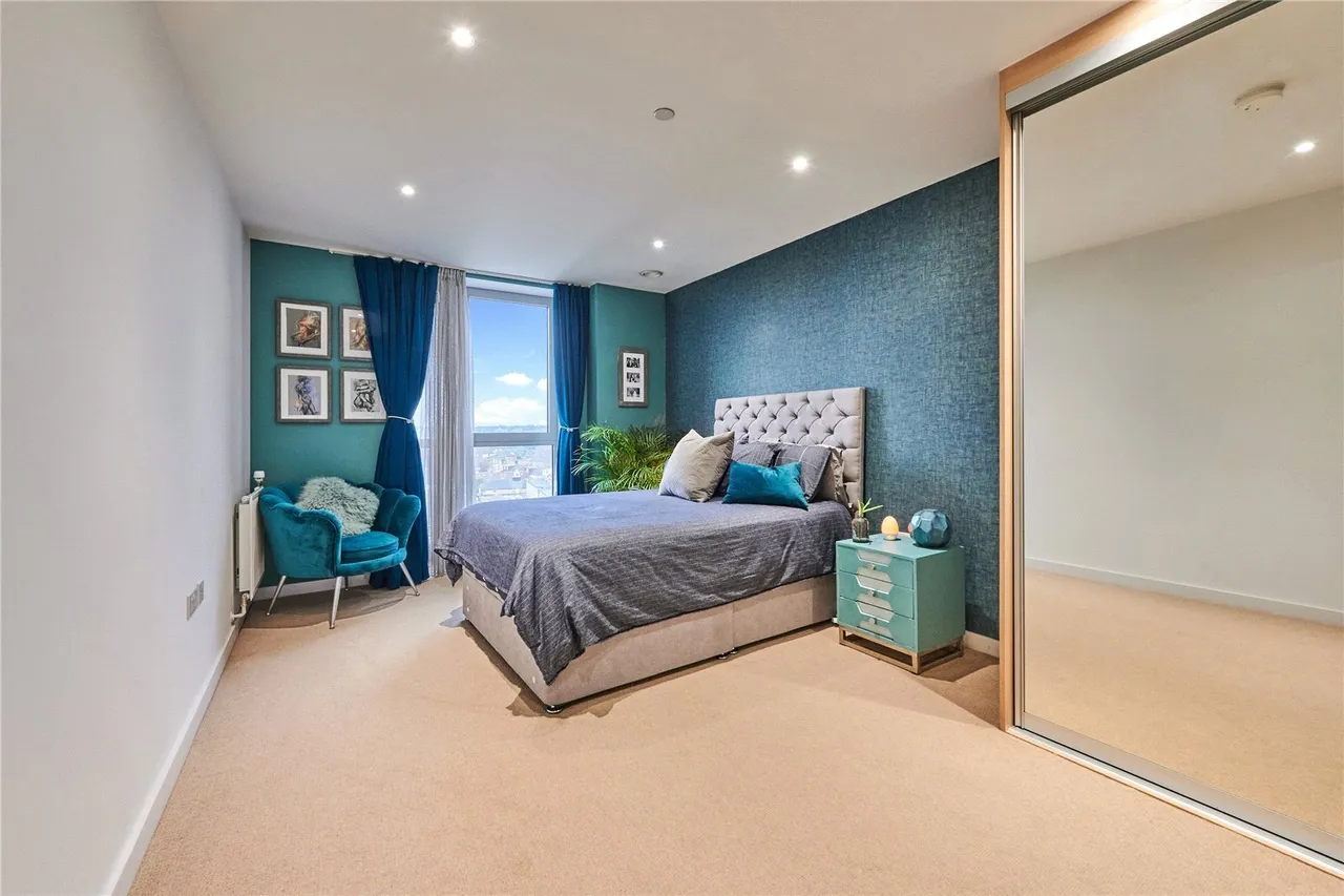 East Ferry Road, London, E14, photo 2