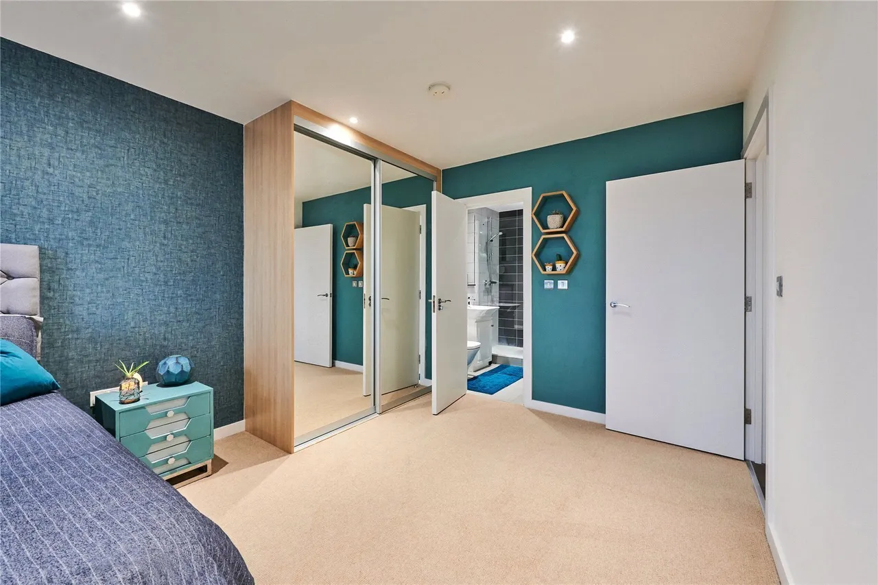 East Ferry Road, London, E14, photo 6