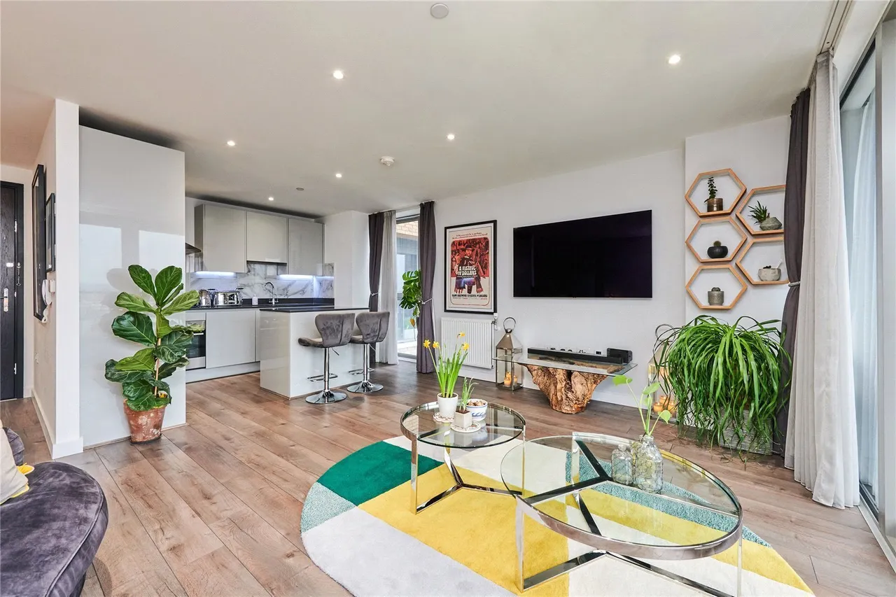 2 bed flat for sale, East Ferry Road, London, E14