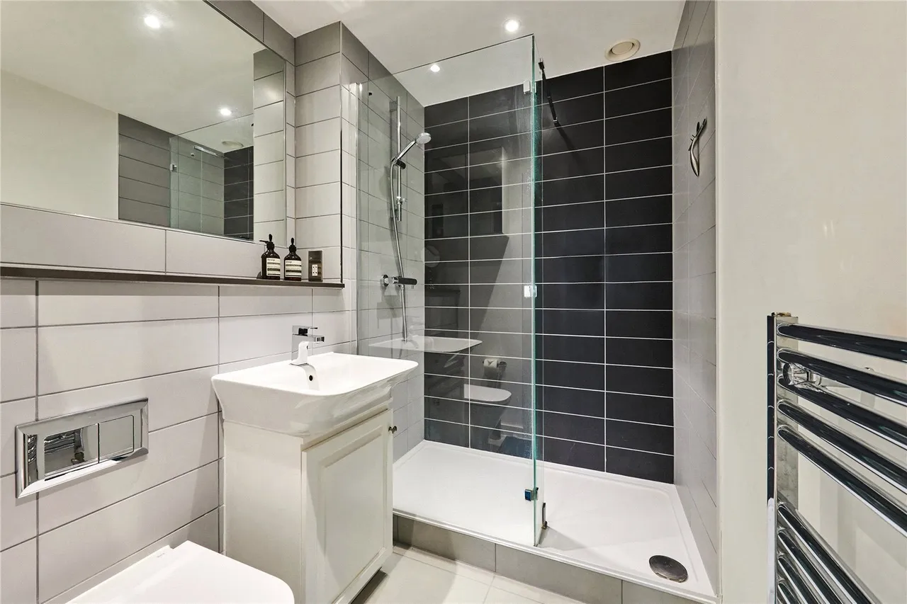 East Ferry Road, London, E14, photo 15