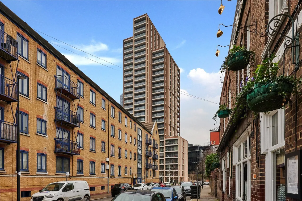 East Ferry Road, London, E14, photo 8