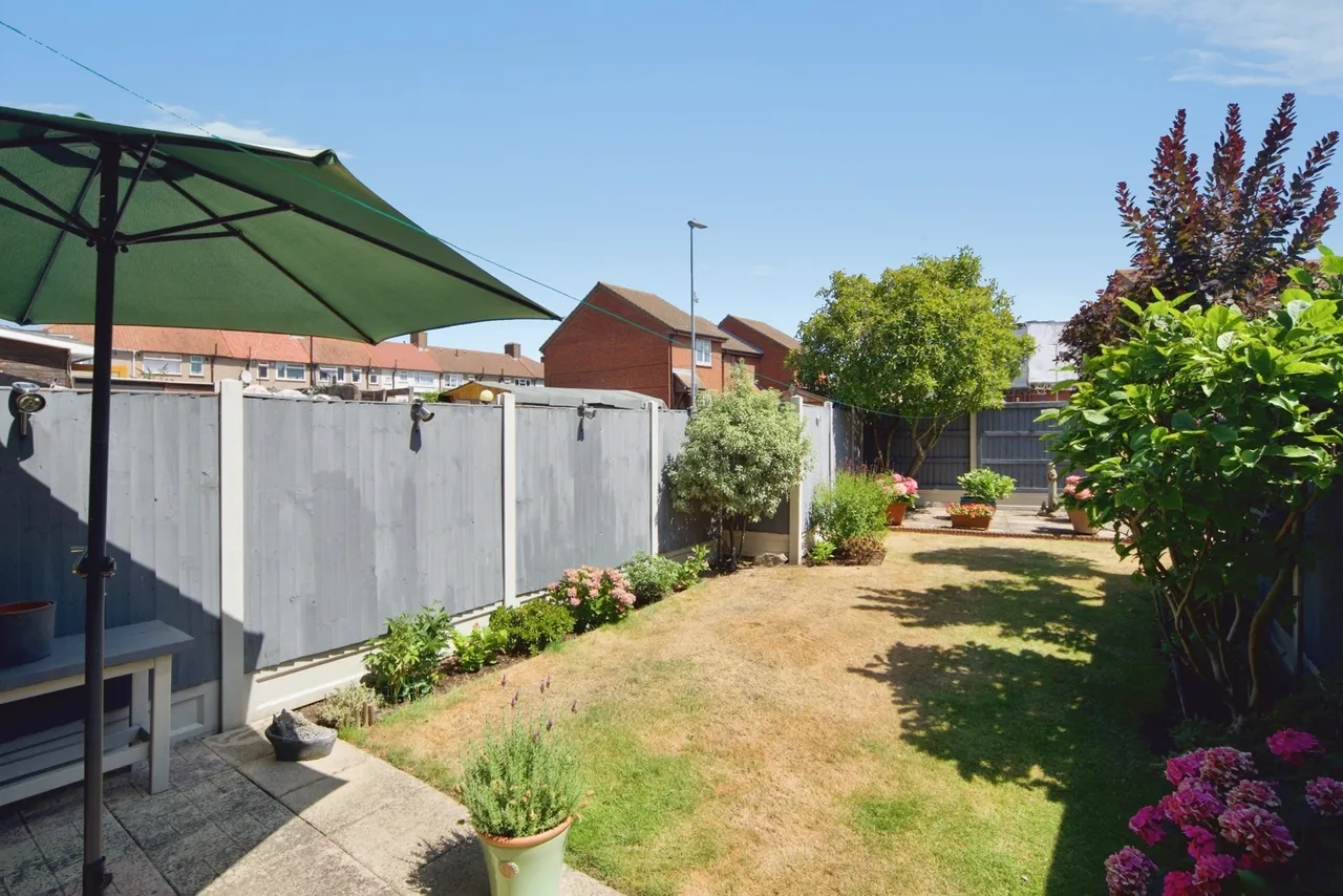 Halbutt Street, Dagenham, Essex, RM9, photo 4