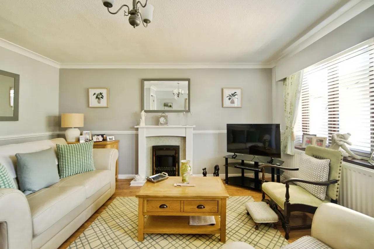 Halbutt Street, Dagenham, Essex, RM9, photo 16