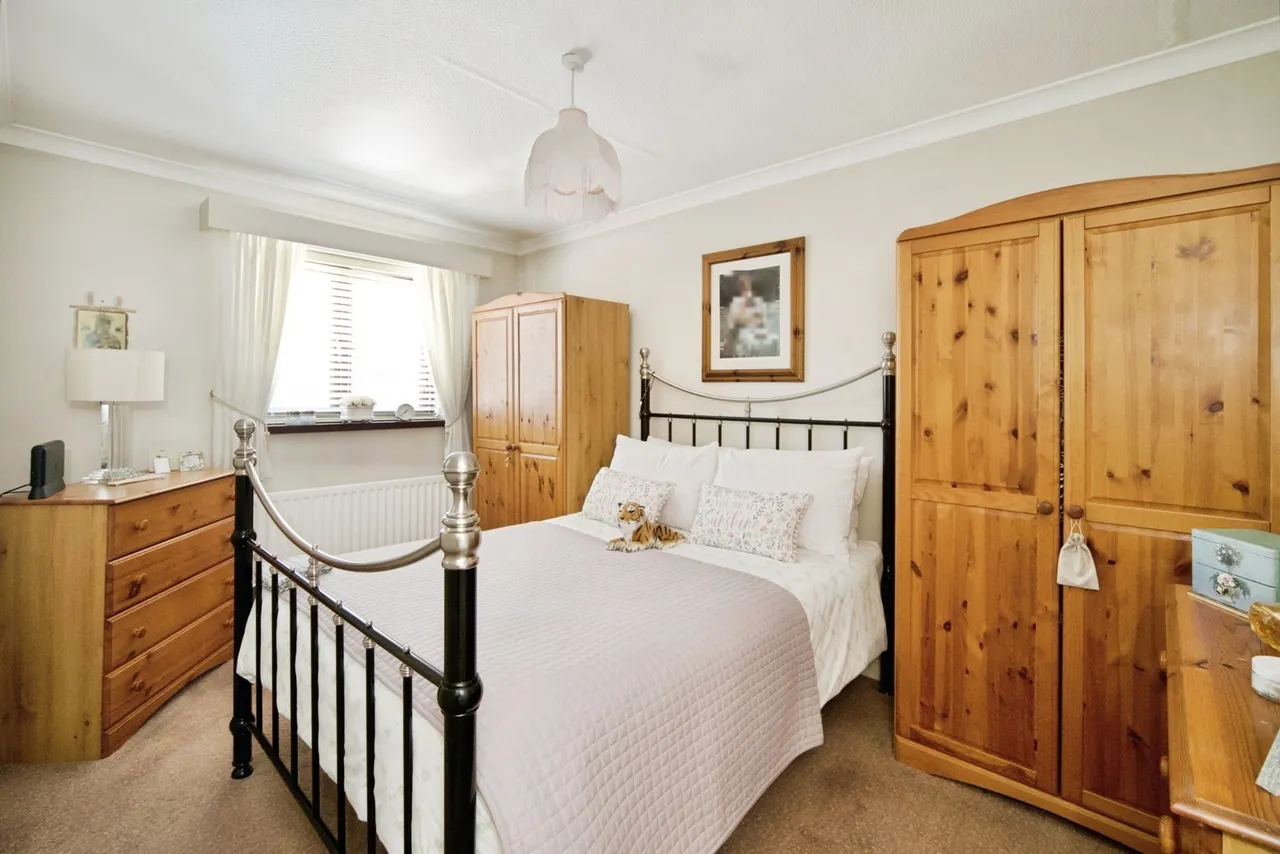 Halbutt Street, Dagenham, Essex, RM9, photo 5