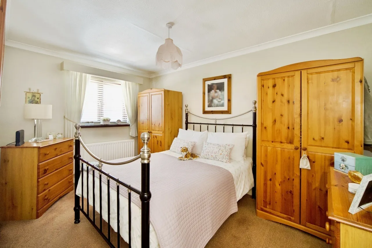 Halbutt Street, Dagenham, Essex, RM9, photo 15