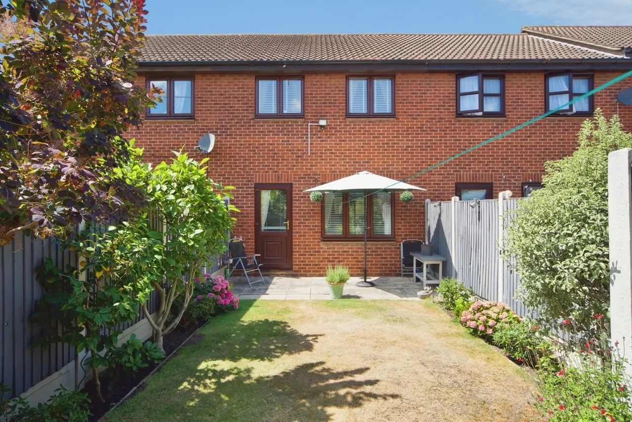 Halbutt Street, Dagenham, Essex, RM9, photo 8