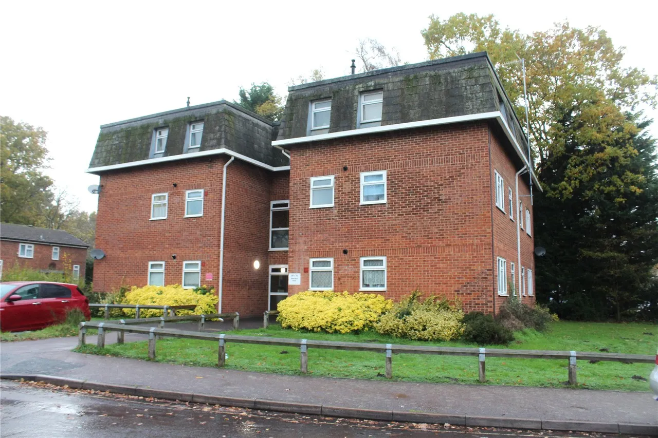 1 bed flat to rent, New Barn Close, Fleet, GU51