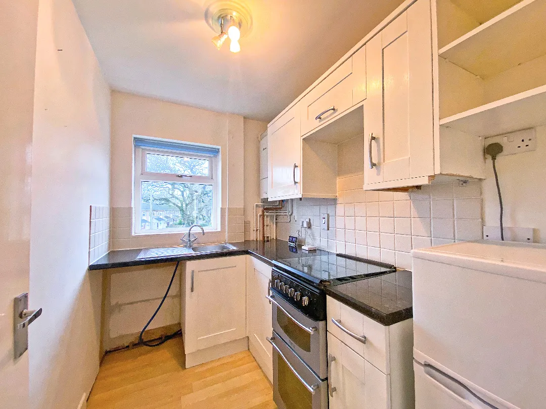 New Barn Close, Fleet, GU51, photo 2