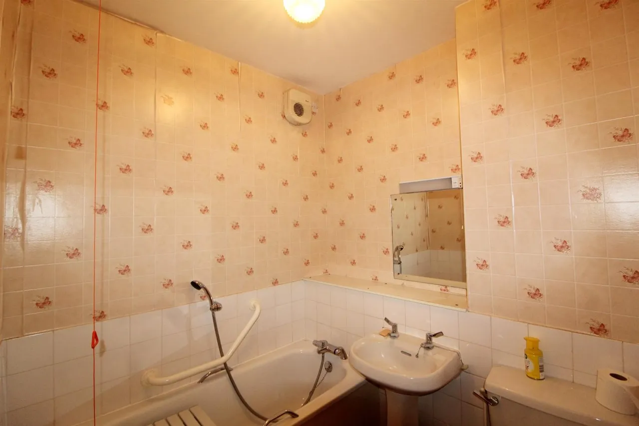 Potters Lane, Barnet EN5 5BA, photo 5