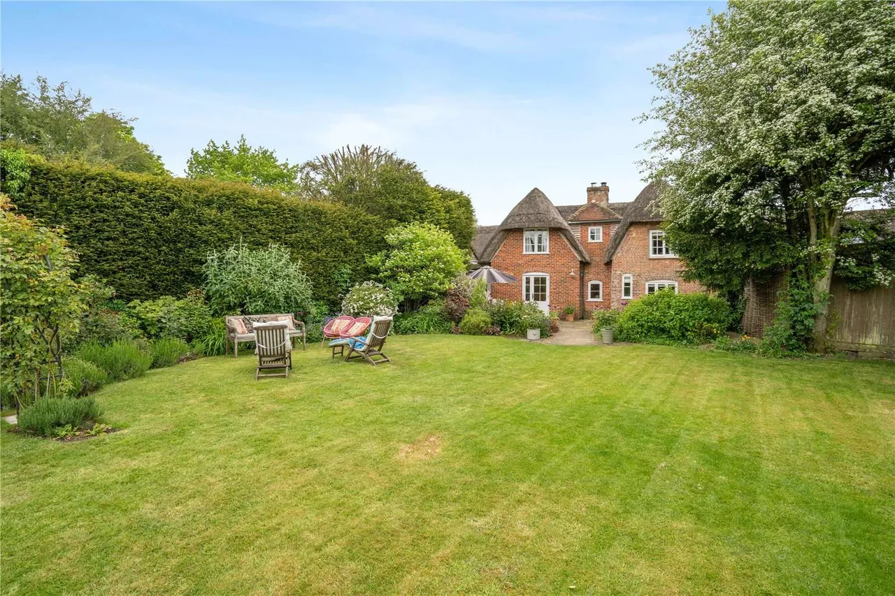 4 bed house for sale — Upper Wield, Alresford, Hampshire, SO24 9RT