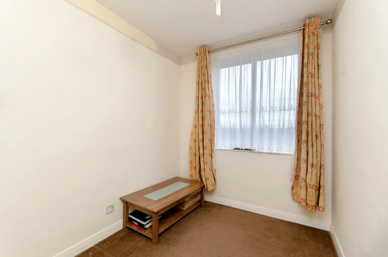 24 Tenbury Close, London, photo 5