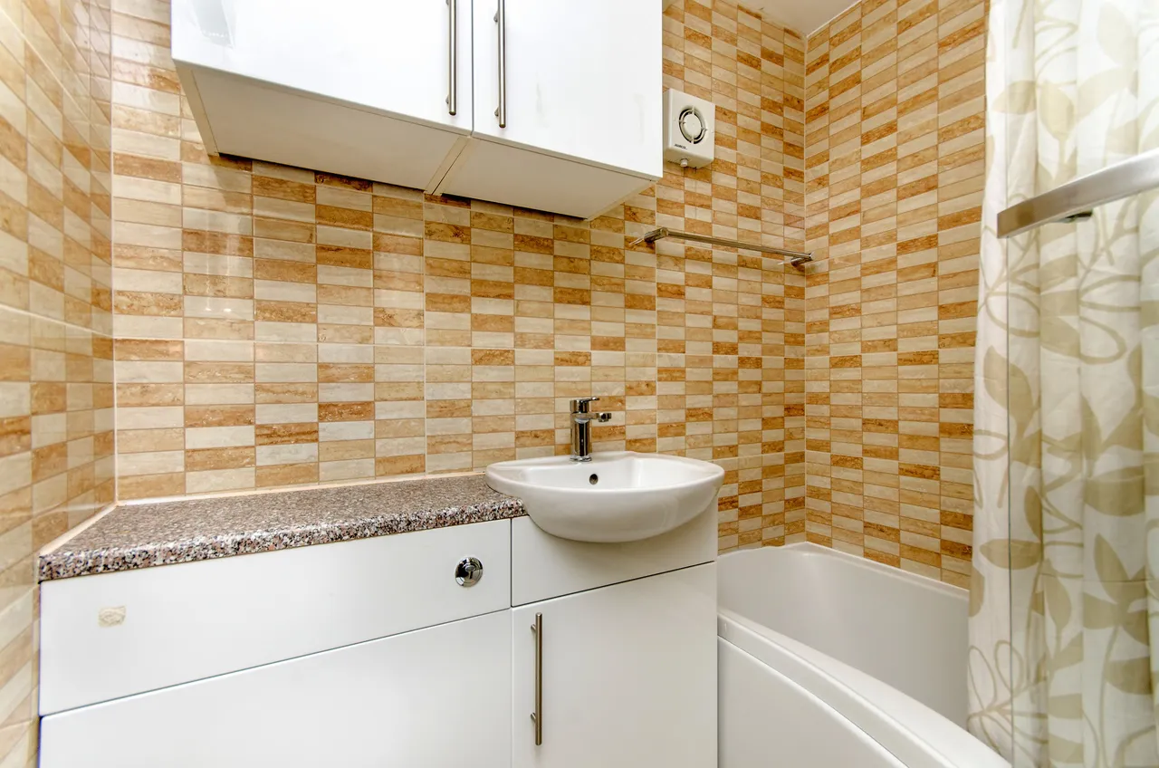 24 Tenbury Close, London, photo 6