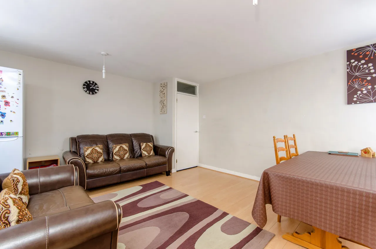 24 Tenbury Close, London, photo 7