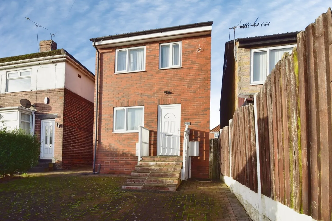3 bed house for sale — Woodthorpe Road, Sheffield, South Yorkshire, S13