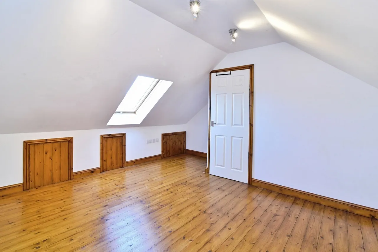 Woodthorpe Road, Sheffield, South Yorkshire, S13, photo 7