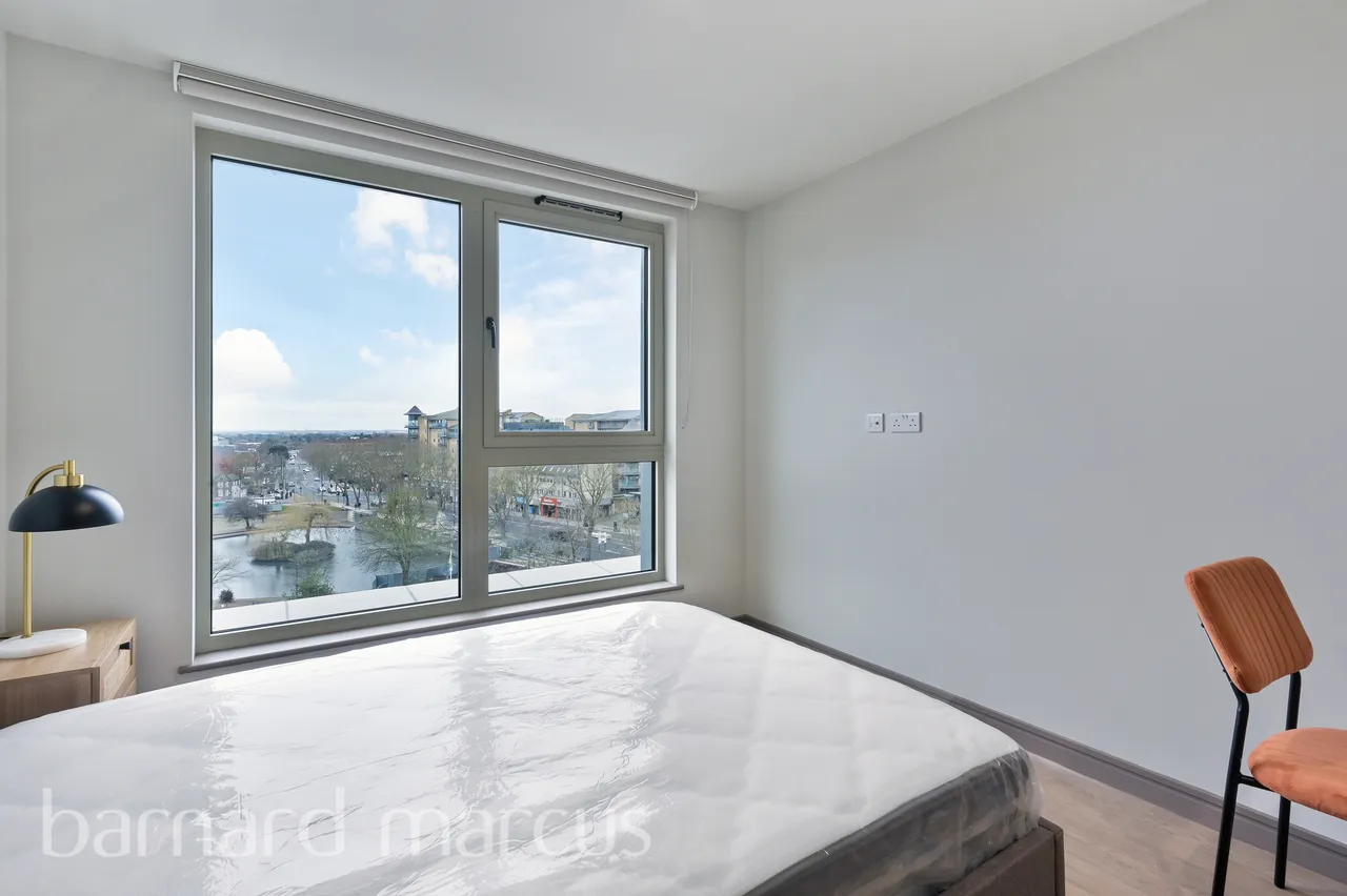 Victoria Road, Feltham, TW13, photo 2