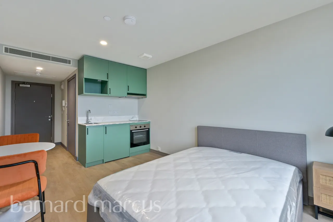 flat to rent, Victoria Road, Feltham, TW13