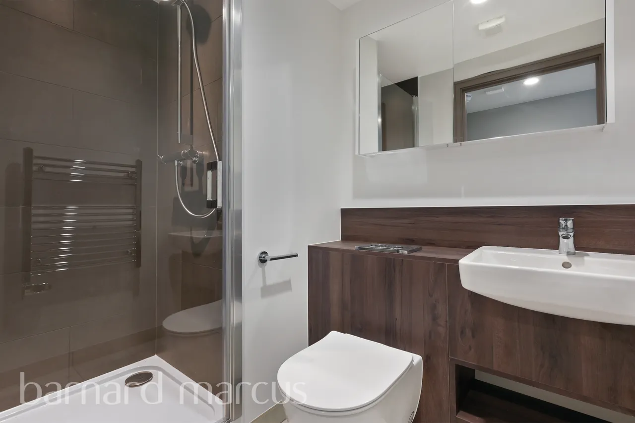 Victoria Road, Feltham, TW13, photo 4