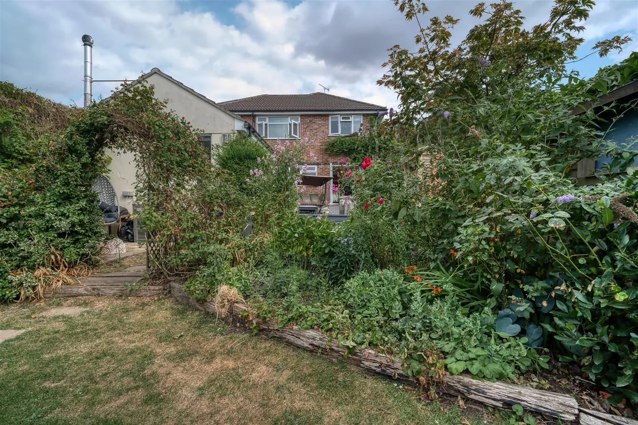 Ashley Road, Marnhull, photo 8