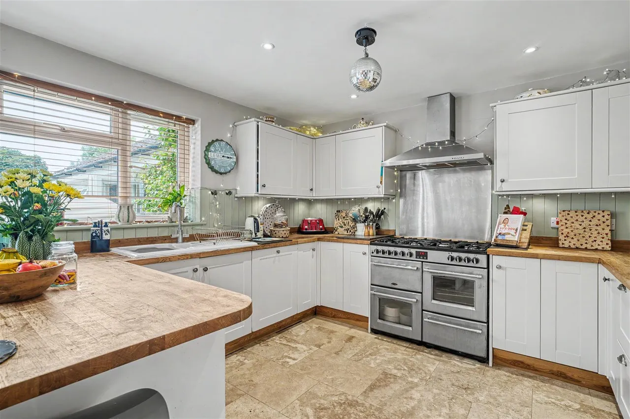 Ashley Road, Marnhull, photo 2