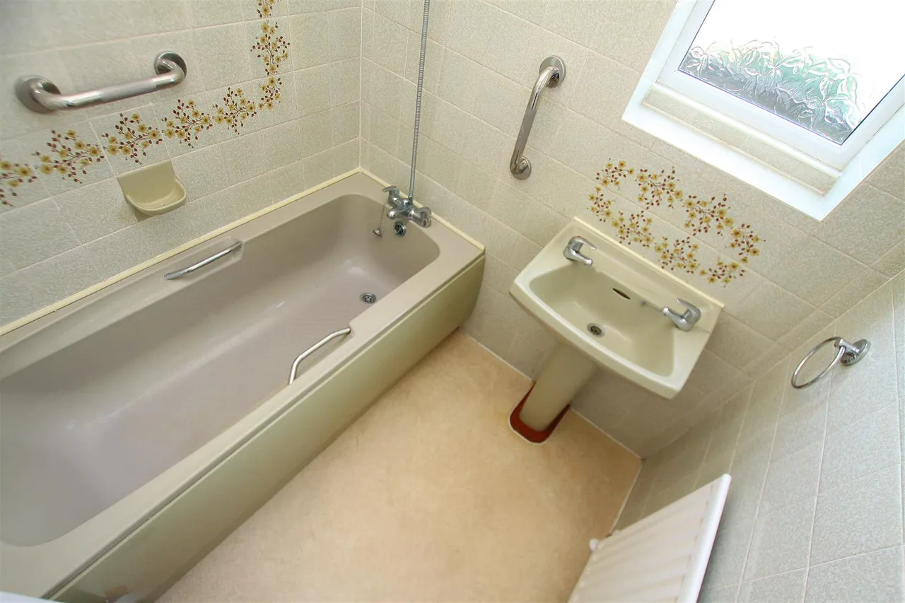 Minterne Road, Bournemouth, photo 11