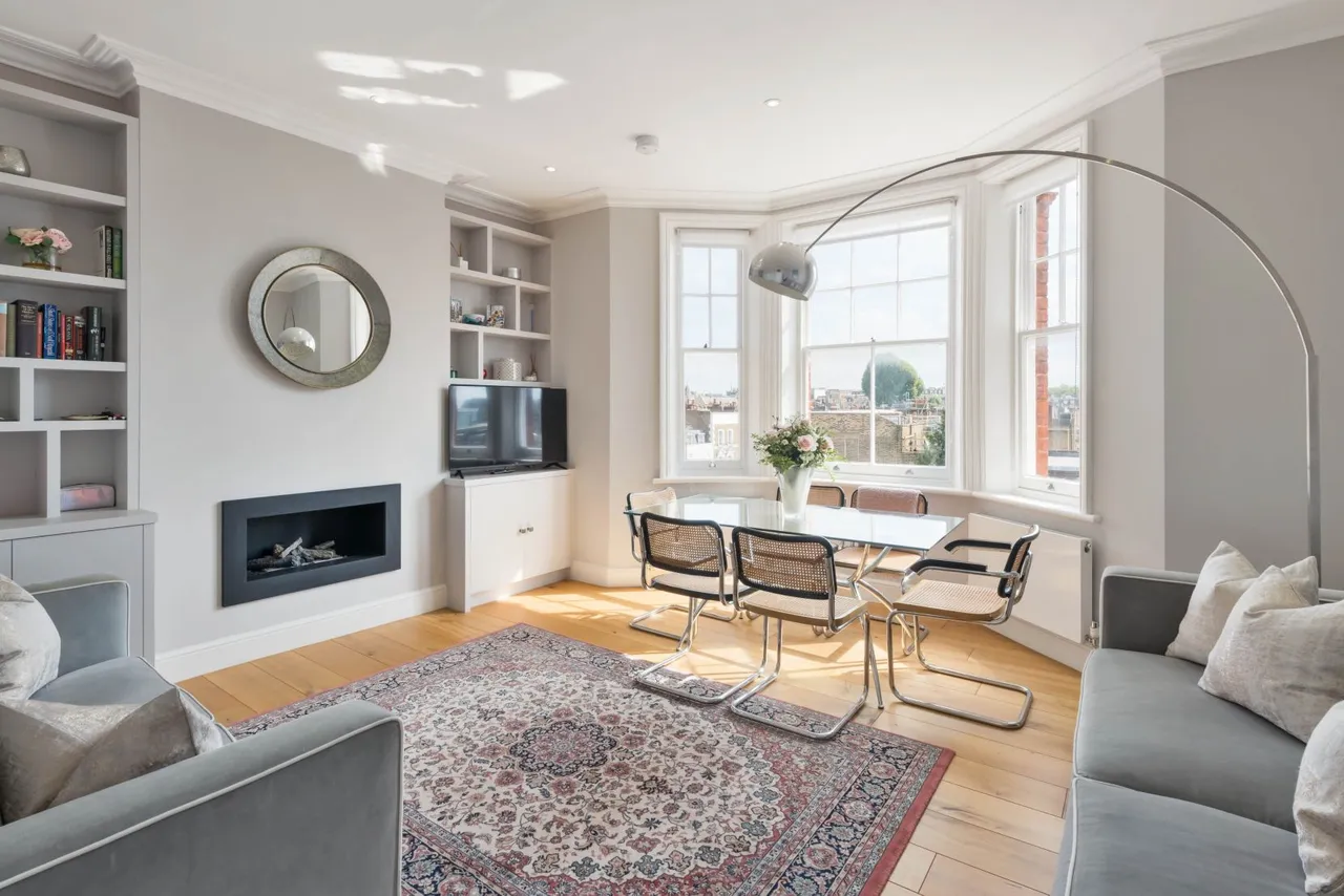 3 bed flat for sale — Abingdon Mansions, Pater Street, Kensington, London, W8 6AB