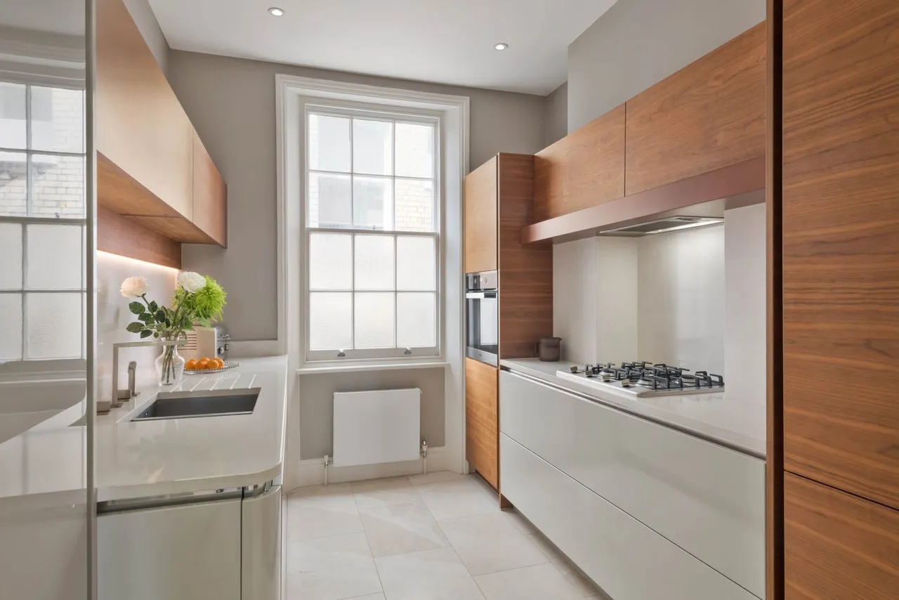 Abingdon Mansions, Pater Street, Kensington, London, W8 6AB, photo 5