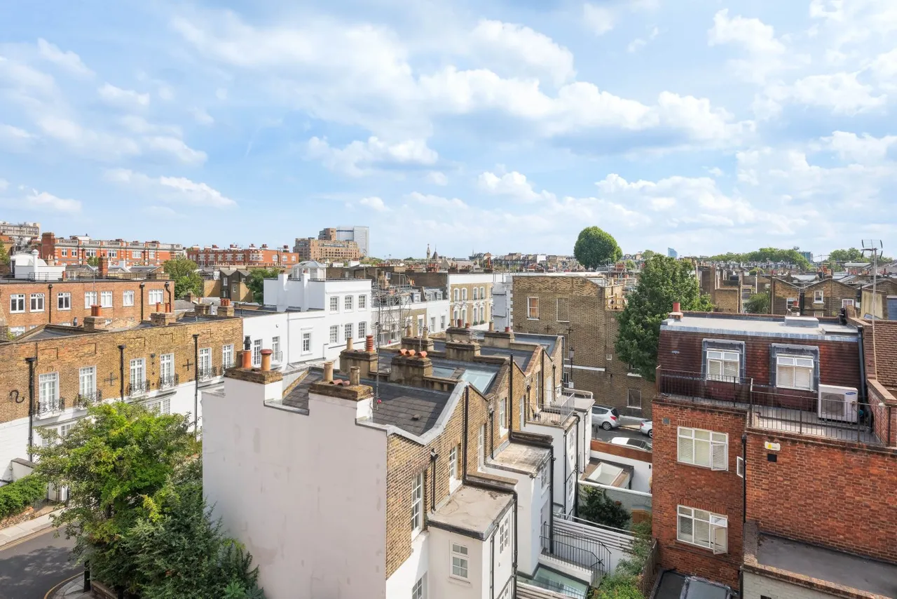 Abingdon Mansions, Pater Street, Kensington, London, W8 6AB, photo 3