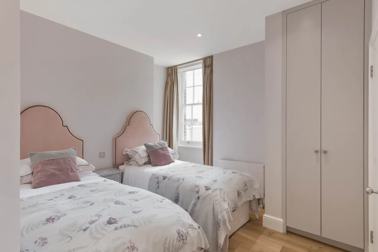 Abingdon Mansions, Pater Street, Kensington, London, W8 6AB, photo 11