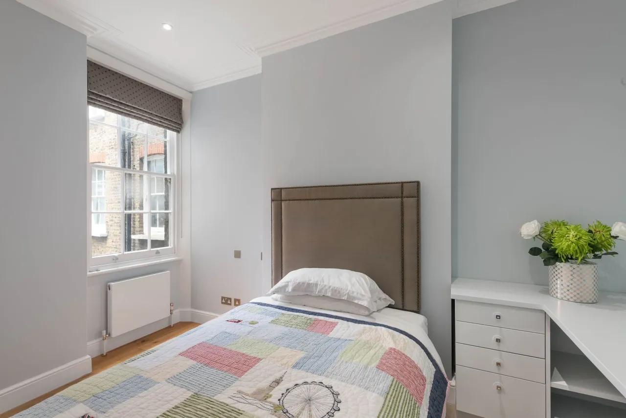 Abingdon Mansions, Pater Street, Kensington, London, W8 6AB, photo 9