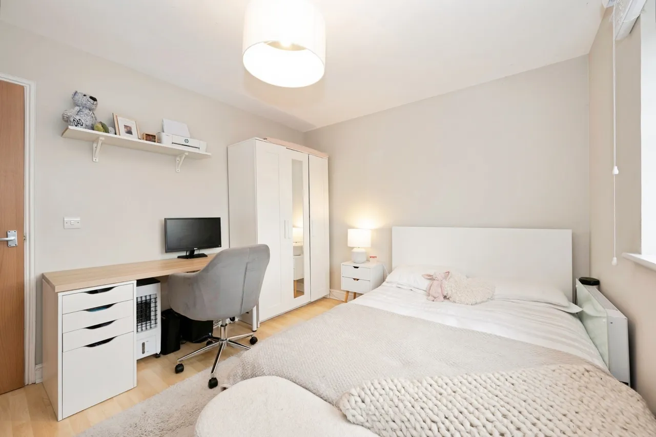 Sherriff Close, Esher, KT10, photo 10
