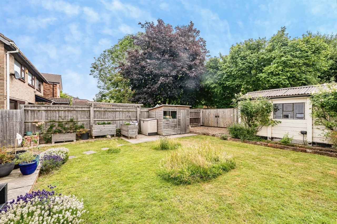 Ascott Road, Aylesbury, HP20, photo 17