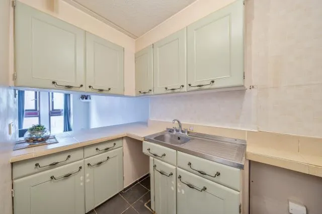 Enid Blyton House, Wycliffe End, HP19, photo 3