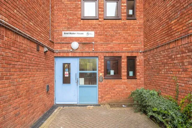 Enid Blyton House, Wycliffe End, HP19, photo 2