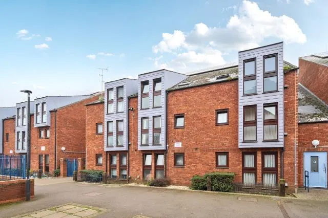 Enid Blyton House, Wycliffe End, HP19, photo 18