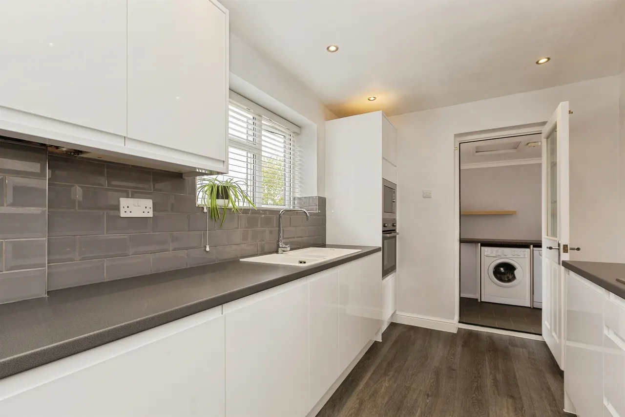 Grenville Close, Burnham, Slough, photo 2