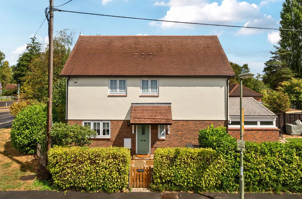 3 bed house for sale, Glaziers Lane, Normandy, GU3