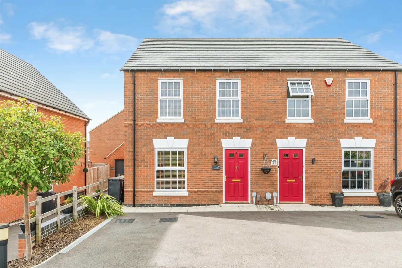 Sapphire Street, Irthlingborough, NN9, photo 11