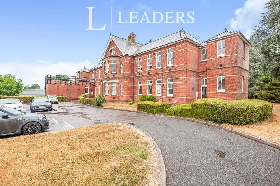 Oak Tree Way, Horsham, RH13, photo 11