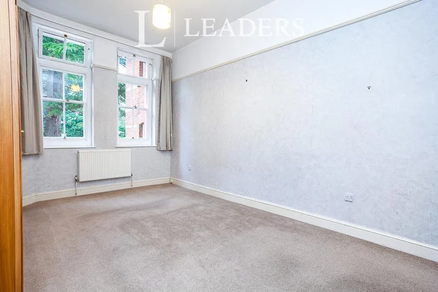 Oak Tree Way, Horsham, RH13, photo 8