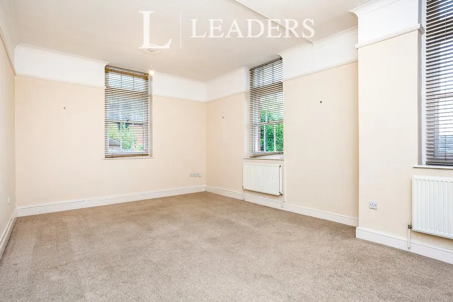 Oak Tree Way, Horsham, RH13, photo 4